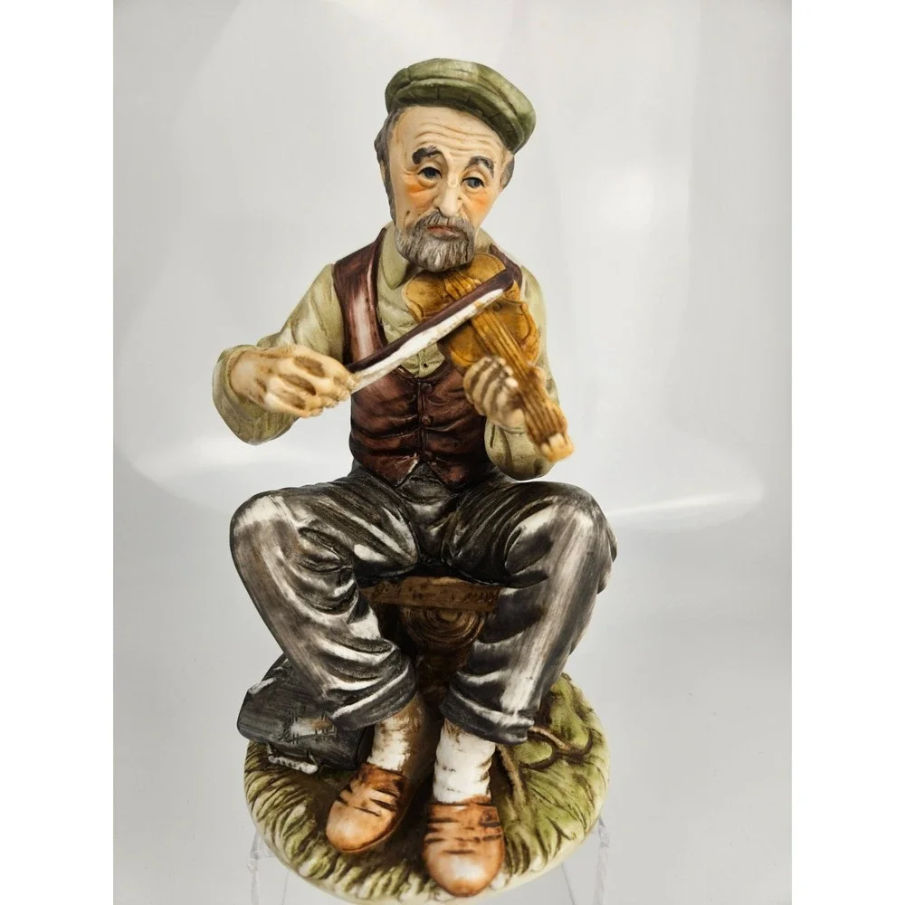 Vintage Violin Player Figurine Seated‎ Musician Rustic Village Scene